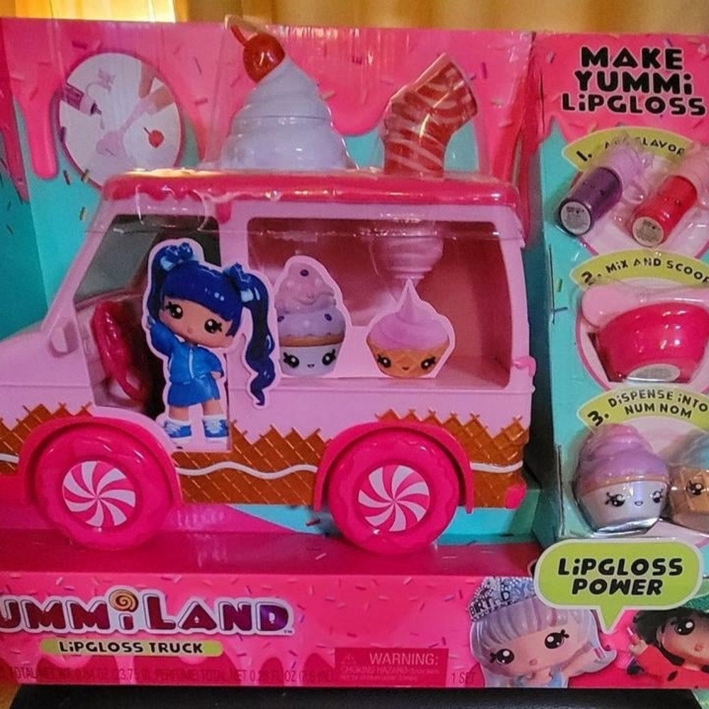 Yummiland Lipgloss Truck With DIY Lip Gloss Kit, Kids Creative Cute Scented Toy